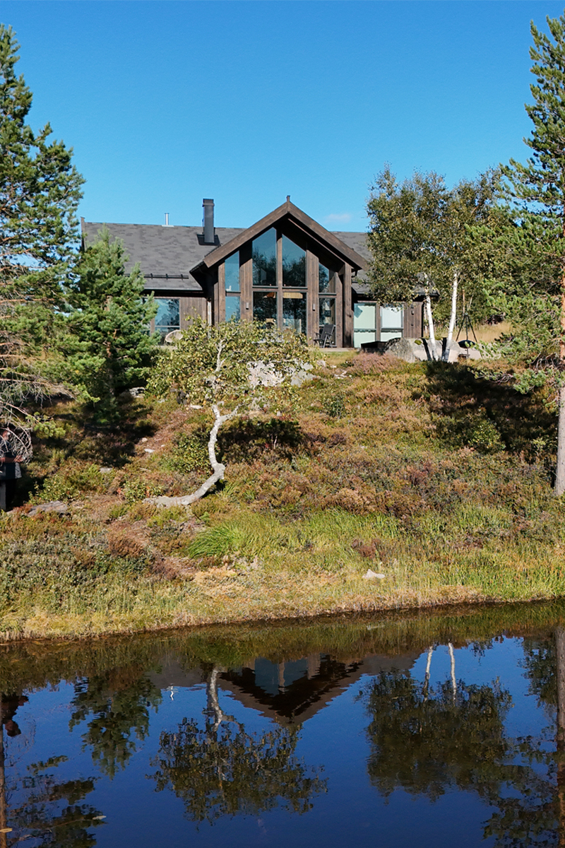 Kvaraashytta sett fra vannet